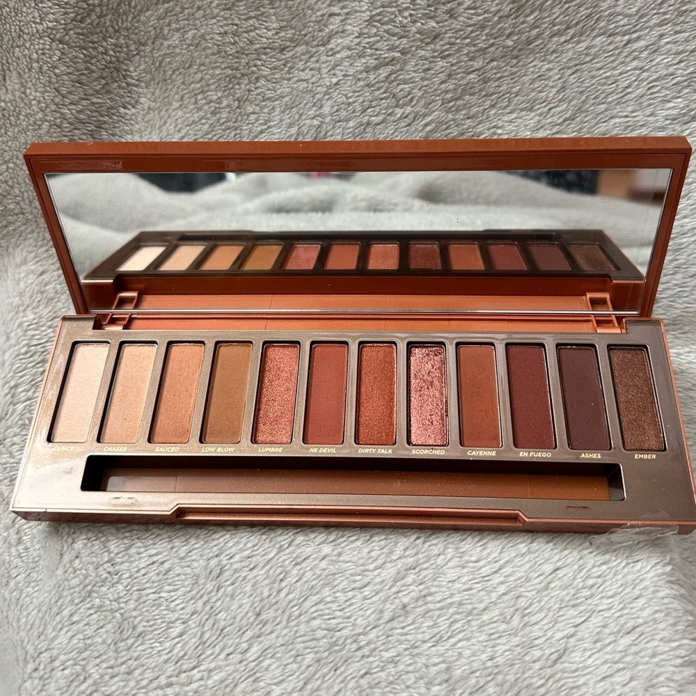 Authentic Urban Decay Naked Heat 12-Shade Eyeshadow Palette - Picture 6 of 16